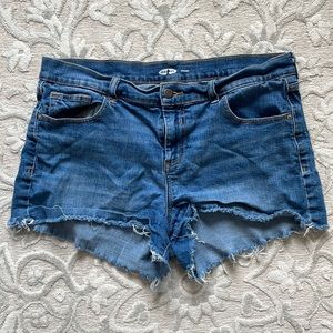 Boyfriend 3 inch Inseam Denim Shorts in Medium Wash